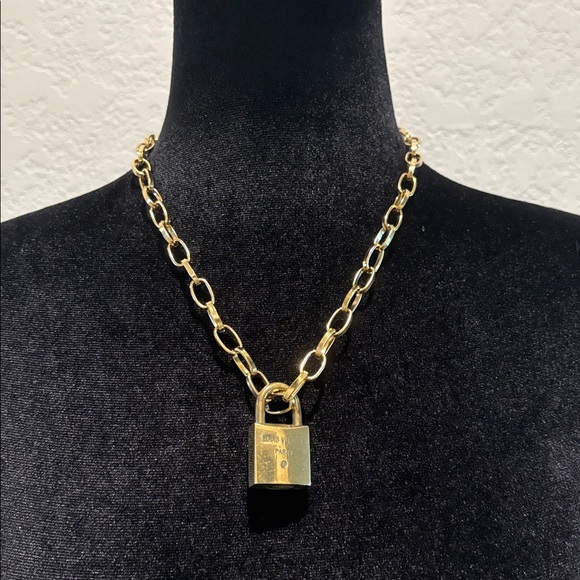 Louis Vuitton #215 Lock Gold Brass with new unbranded chain - Picture 1 of 8